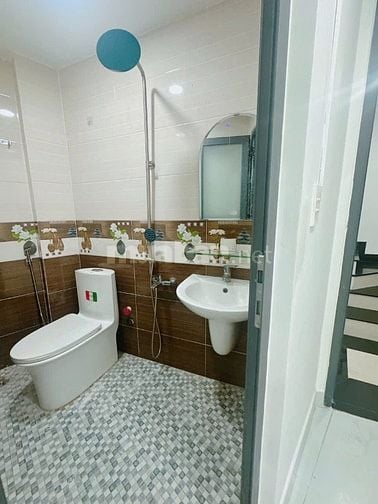 Chính chủ bán gấp tòa nhà 6 tầng như hình