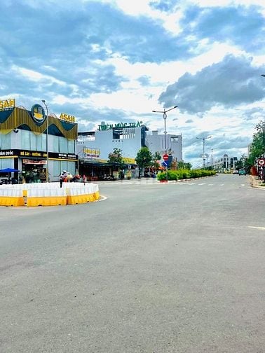 Nền đất 163m2 Đối diện VinGroup-Sát trường Học THPT Hậu Nghĩa-Thổ Full