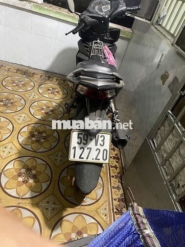Xe đang chạy do có công việc nên ae đam mê mình ba