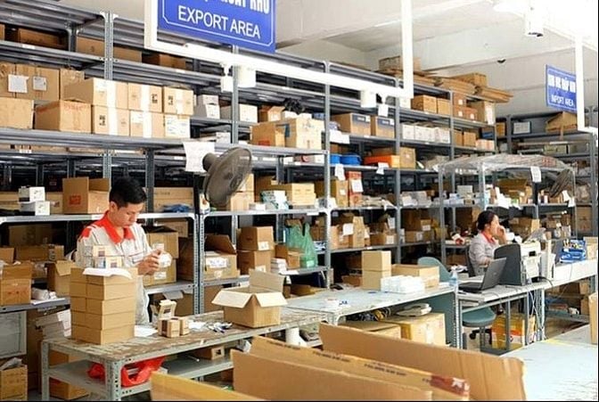 TUYỂN LAO ĐỘNG PHỔ THÔNG .ĐÓNG GÓI DÁN TEM SẢN PHẨM .Q.TÂN BÌNH