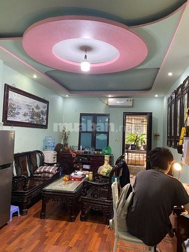 Bán nhà 412 G2 tập thể Thái Thịnh, tầng 4, 33,1 m2, hướng Đông Nam