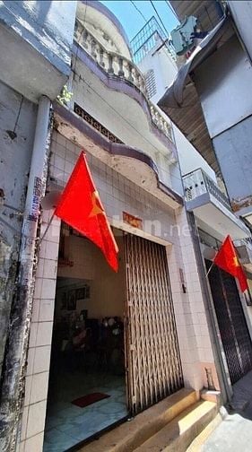 Cách Mặt Tiền Huỳnh Mẩn Đạt 1 Căn Nhà,4 Tầng KD Buôn bán nhộn nhịp 
