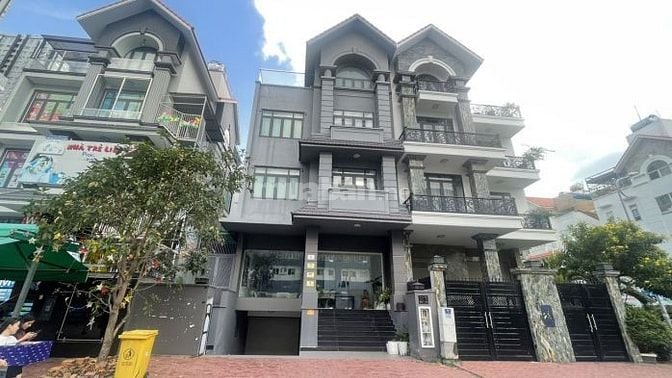Bán biệt thự HIMLAM f Tân Hưng 20 x 20 1 hầm 4 lầu ,78 tỷ