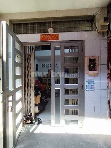 Nhà hiếm chính chủ giá tốt, trung tâm Chợ Lớn, 3 PN 3 tầng kiên cố