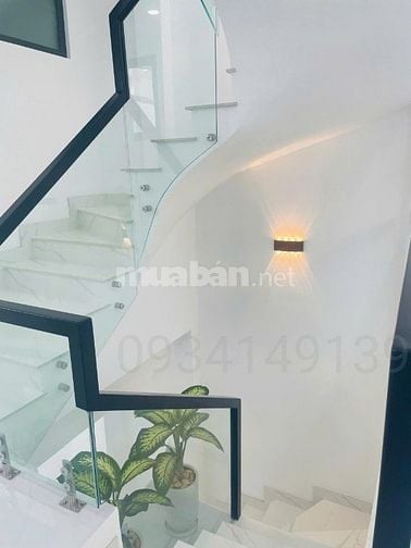 GIẢM hơn 3T.Chính chủ BÁN GẤP nhà 2MT trước sau,3 tầng mới.175m2 SD