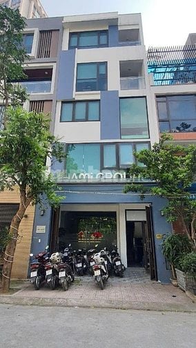 🇻🇳 Cho thuê nguyên căn liền kề cạnh Royal City 90m2 5 tầng thang máy
