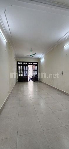 Cho thuê nhà 60m2 x 5 tầng, 2 Ô TÔ đi, vỉa hè rộng, KD tốt, 14,5 tr.
