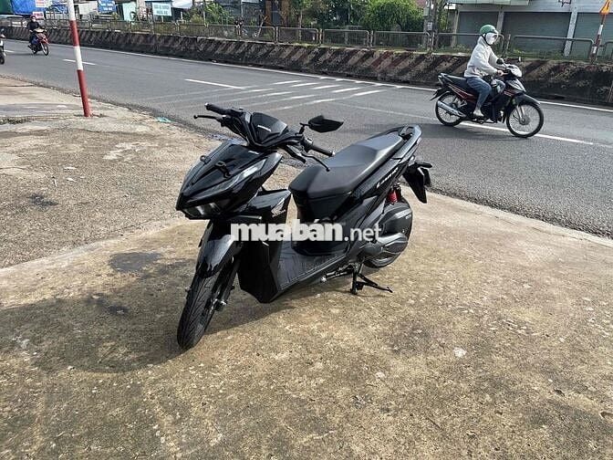 bán Vario màu den. mới keng. tra góp