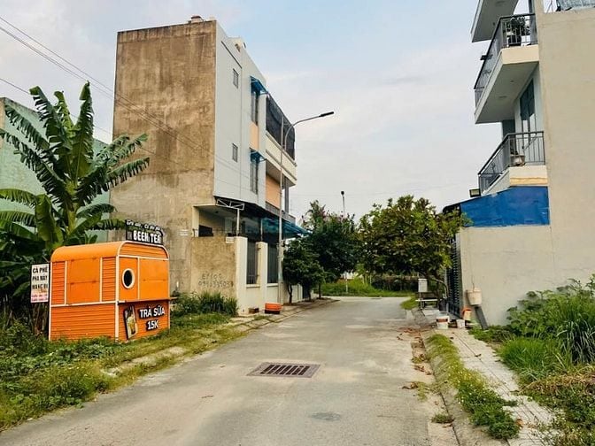 TIN THẬT CẦN BÁN LÔ ĐẤT Đ.TRẦN THỊ CẨM X.TÂN PHÚ TRUNG 120M2 GIÁ 600TR