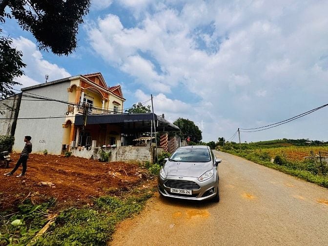 Bán đất mặt đượng nhựa liên xã tại Cao Phong Hòa Bình DT 290m2 có 60m 