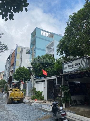 Bán Gấp 2 căn liền đường hoàng kim giao F5Q8 dt: 8mx26m, 4lau st