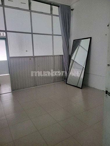 Cho thuê nhà hẻm 4m (XH) Nguyễn Tiểu La, P.8, Q.10 giá 16tr