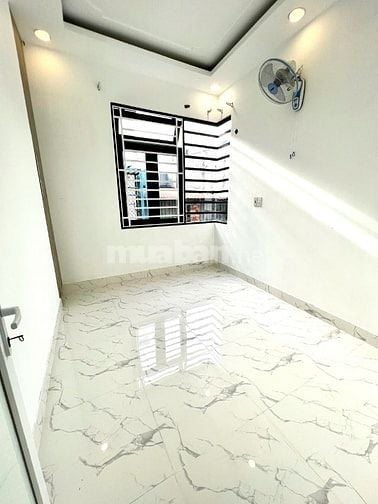 2.8 tỷ nhà shr quận 12 , 2 pn 24m2 hẻm ba gác nhà chính chủ 
