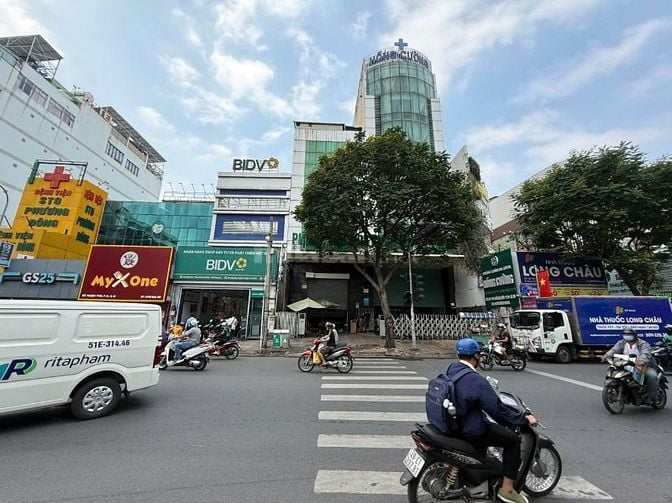 Cho thuê nhà nguyên căn 87 Thành Thái, Q.10