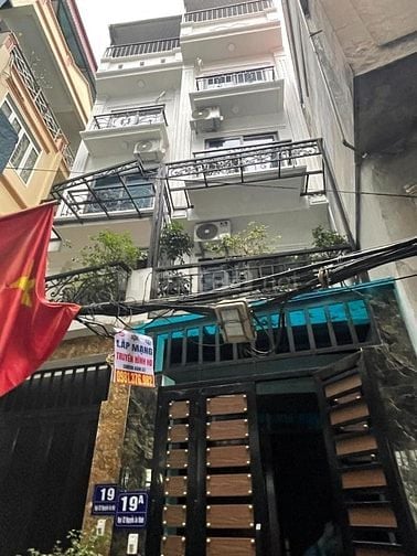 Bán nhà phân lô nguyễn phúc lai - hoàng cầu