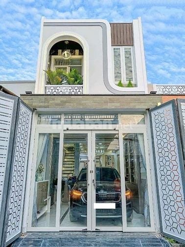 Bán gấp nhà ngay UBND Bình Chánh đang cho thuê 6tr/tháng - SHR