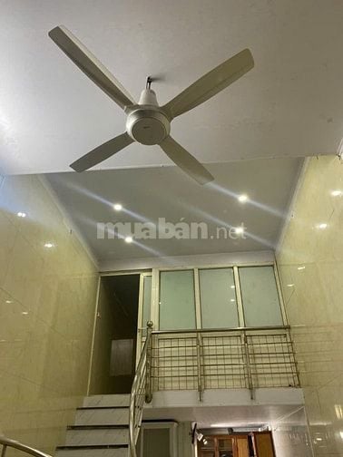 Cho thuê nhà ngõ 264 phố Âu Cơ, Nhật Tân, quận Tây Hồ, nhà mới đẹp 