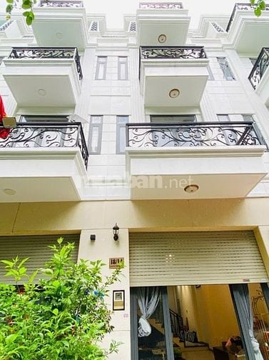 Bán nhà đúc 3 lầu thạnh Lộc 26 đường 12m luôn vỉa hè