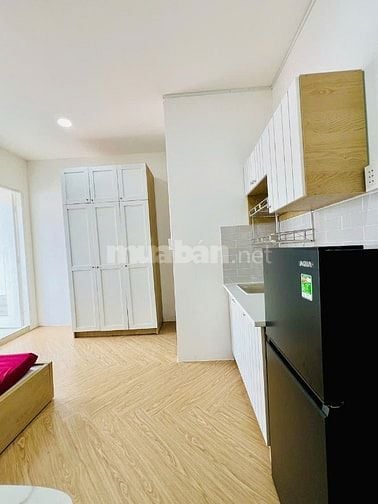 Phòng Studio bancon riêng full nội thất 30m2 - 71 Hồ Bá Kiện Quận 10