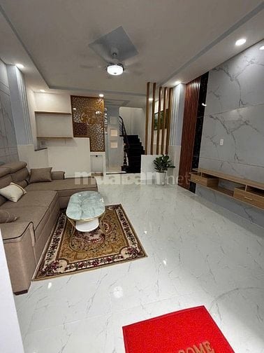 Dương bá trạc P1Q8. 52,7m2.có giếng trời vs ban công
