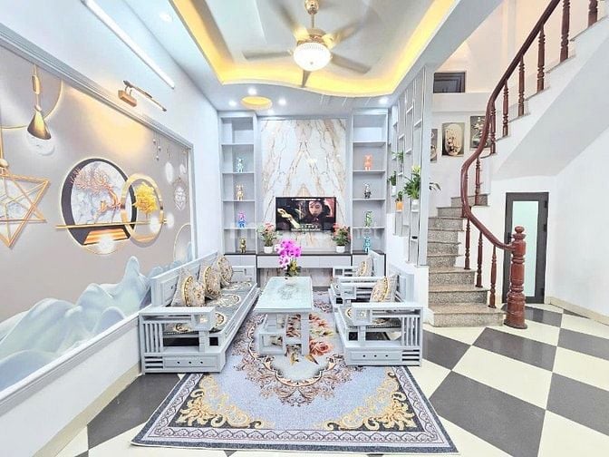 Tầm tiền không có căn nào đẹp hơn! Bán nhà 30m2 6,68 tỷ tại Hoàng Mai
