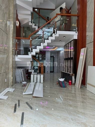 Nhà Mới Xây Tuyệt Đẹp, 2 lầu,sân thượng.Hẽm 6m thông gần Aeon Mall 