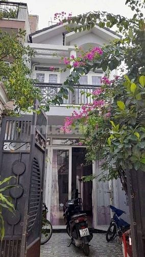 Bán nhà Thạnh Xuân 24 ,Sau Trường Nguyễn Văn Thệ . Gía Tốt