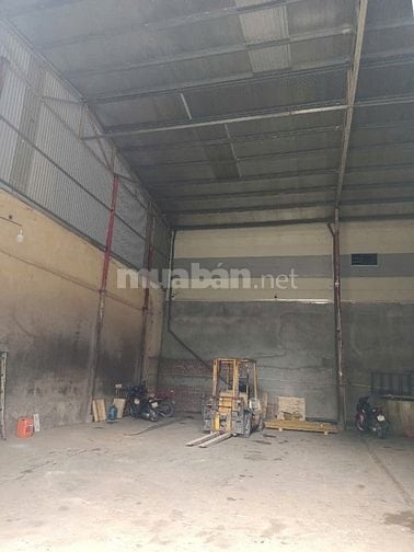 Cho thuê kho, xưởng tại tổ 68 Tân Mai, dt 550m2 kho đẹp đường xe tải 