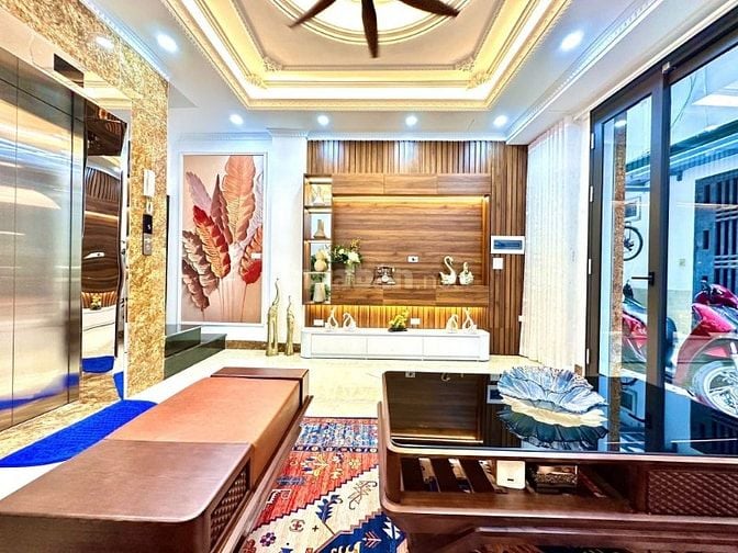 BÁN NHÀ GẦN ĐƯỜNG NGUYỄN KHANG – THANG MÁY – NỘI THẤT XỊN – Ở NGAY