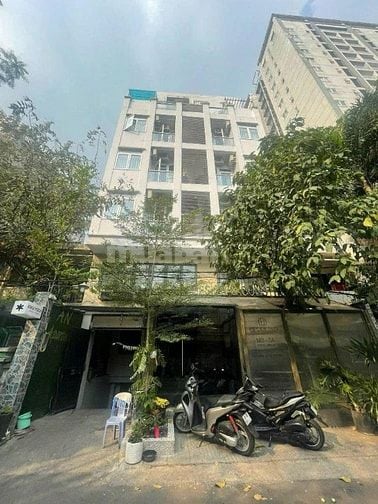 Tòa nhà CHDV ngay Phan Đăng Lưu, Bình Thạnh (10x22m) TN 300 triệu/thán