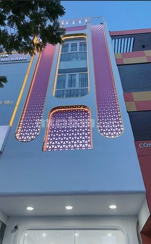 Bán nhà mặt tiền Nguyễn Văn Linh, đoạn gần đường Nguyễn Hoàng
