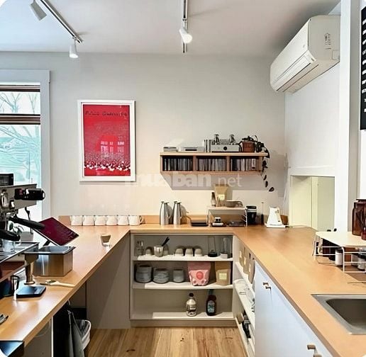 Cần 5 bạn phụ bán đồ uống, giải khát