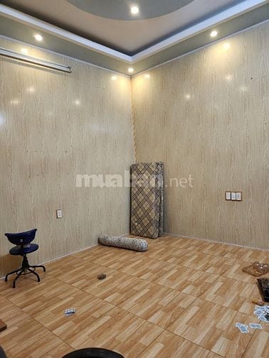 Nhà cc ngõ 82 Mê Linh . HĐ dài hạn 