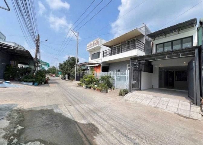 bán nhà 105m2 khu dân cư Bà Điểm Hóc Môn giá chỉ 980 triệu