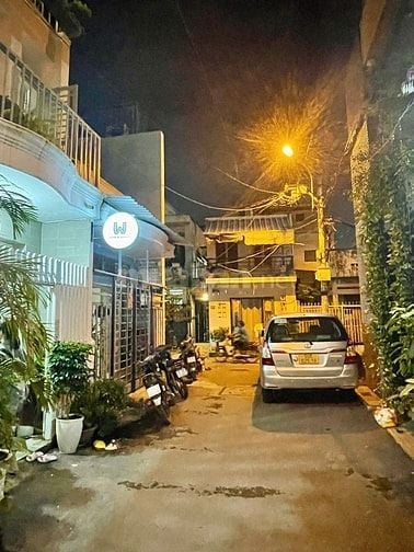 NHÀ 3 TẦNG HẺM XE HƠI ĐẬU CỬA THOẢI MÁI - Giá: 4.56Ty TL - Thống Nhất,
