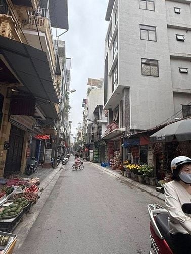 Bán nhà mặt phố đường 800A, Lô góc, Vỉa hè, Kinh doanh sầm uất, 87m2.