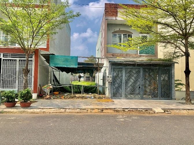 Nền đất 160m2 đối diện VinGroup - Sát trường học THPT Hậu Nghĩa SHR