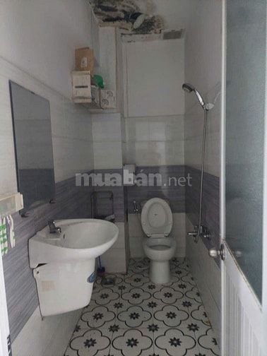 Bân nhà gần trường học lê Tấn Bê gần tên lửa gần bến xe miền tây. Gần 
