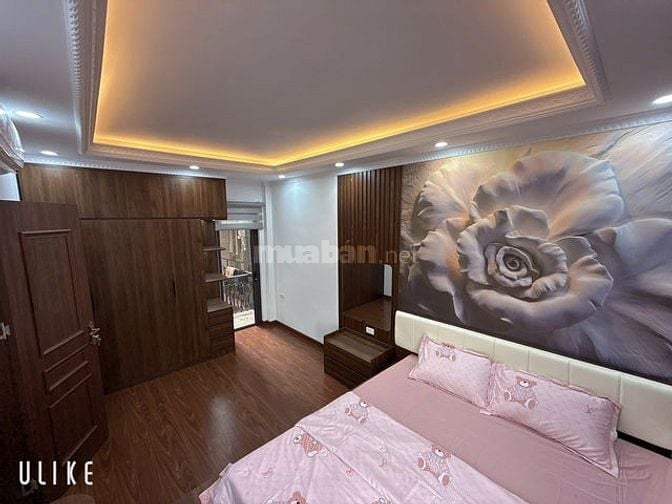 Siêu Phẩm Cầu Giấy, 3 thoáng, Sát Hồ, Cách Otô 10m, 6 tầng, nhỉnh 8 tỷ