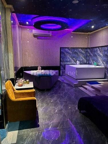 Chính chủ cần bán gấp nhà mặt tiền Trường Sa, view sông rất đẹp. 