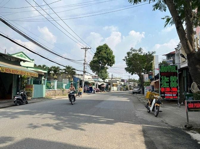 CHO THUÊ NHÀ MẶT TIỀN TRẦN THỊ CỜ, QUẬN 12