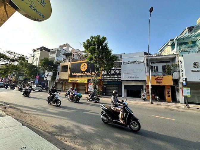 BÁN NHÀ MẶT TIỀN ĐƯỜNG ĐẶNG VĂN NGỮ, Q. PHÚ NHUẬN 