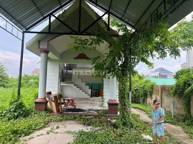 Chính chủ cần bán lô đất 913m2 đường Bờ Kinh, TP Vĩnh Long.
