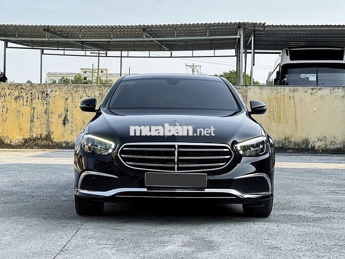 Mercedes E200 Exclusive FL 2022 xe đẹp long lanh