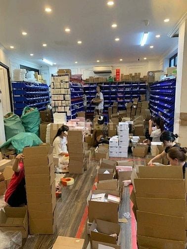 CẦN TUYỂN GẤP NHÂN VIÊN PHỤ KHO 