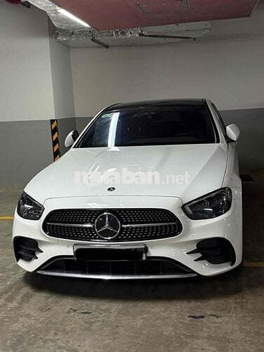 Mercedes Benz E Class 2021 E300 AMG - 32000 km