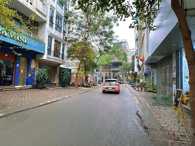Bán đất ngõ 279 Đội Cấn 55m2 MT:4m,vỉa hè,KD,thông,>15tỷ.