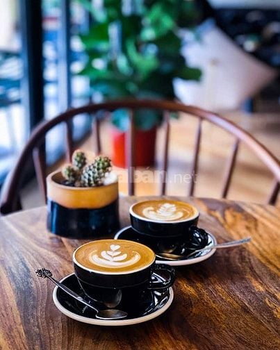 Chj cần bổ sung nhân viên bán đồ uống