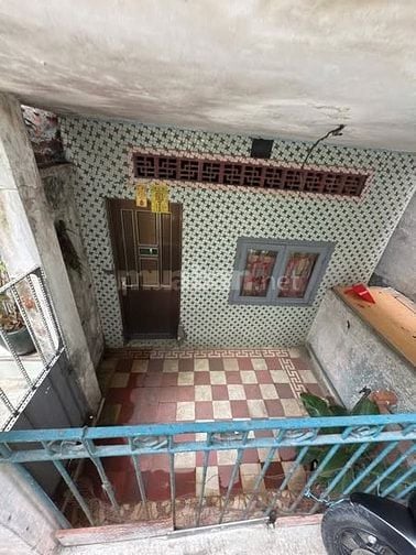 3,98 tỷ nhà nát tiện xây 4x14 cách mt 20 mét , SHR nở hậu đẹp 