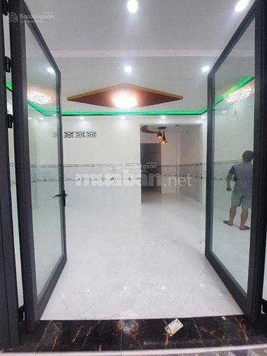 Bán nhà mặt tiền Huỳnh Tấn Phát, Nhà Bè.
